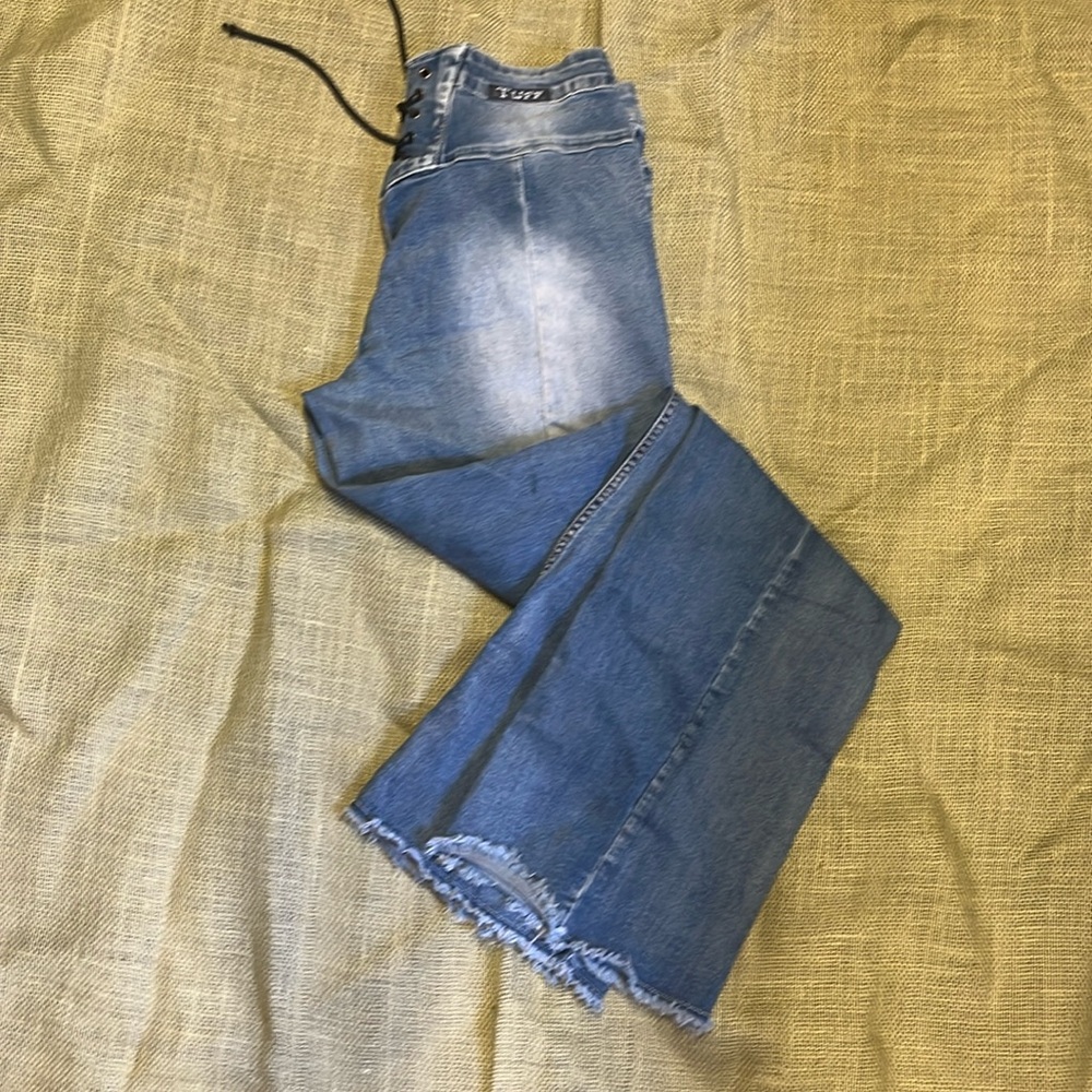 Super comfy, stretchy, 34” inseam size 29